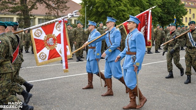 Błękitna Brygada obchodzi 22-lecie istnienia. Z tej okazji w piątek w koszarach przy alei Wojska Polskiego w Szczecinie odbył się uroczysty apel. Wcześniej odprawiono także mszę świętą.