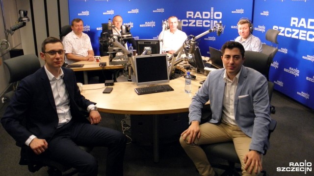 Sprawa protestujących osób niepełnosprawnych powinna zostać jak najszybciej załatwiona - zgodzili się goście Kawiarenki politycznej w Radiu Szczecin. Polityków poróżniły jednak możliwe sposoby rozwiązania tego problemu.