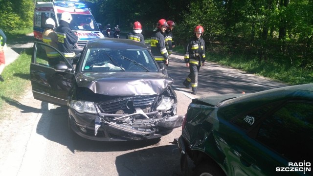 Trzy samochody osobowe zderzyły się na drodze krajowej nr 11, policja wprowadziła na tym odcinku ruch wahadłowy.
