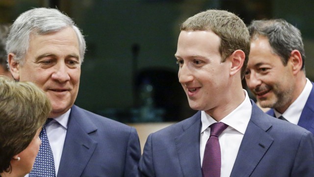 Twórca i szef Facebooka, Mark Zuckerberg przeprosił w Parlamencie Europejskim za wyciek danych milionów użytkowników.