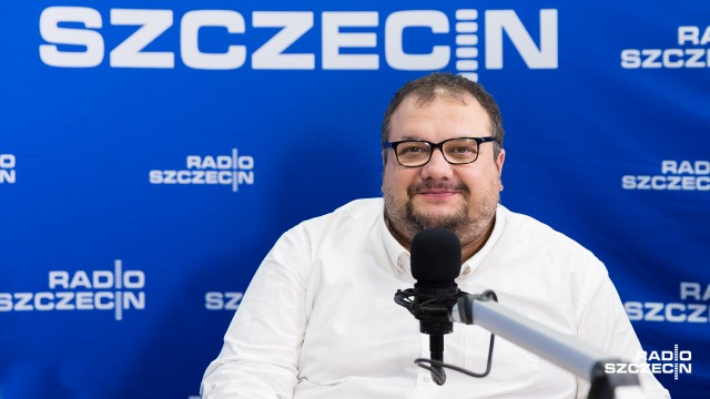 Trudno, żeby cyrulik z Połczyna był prezydentem Szczecina - tak w Rozmowach pod krawatem poseł Prawa i Sprawiedliwości Krzysztof Zaremba ocenił szanse wyborcze Sławomira Nitrasa, kandydata PO i Nowoczesnej w nadchodzących wyborach samorządowych.