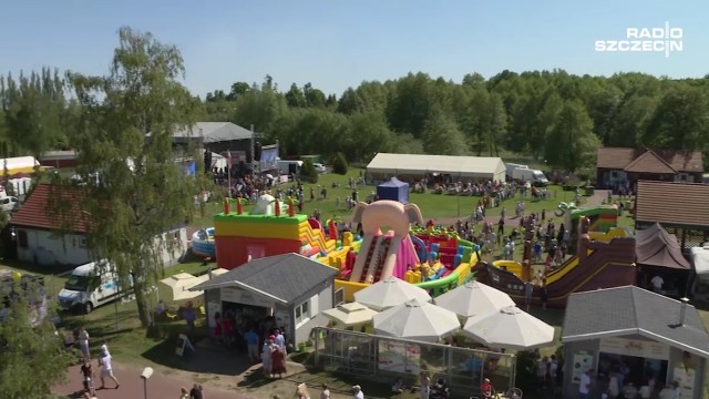 Koncerty, zabawy dla dzieci, sportowe zmagania, ale też badania profilaktyczne - między innymi takie atrakcje czekają w sobotę na uczestników Dnia Chemika w Trzebieży. Na miejscu będzie również ekipa Radia Szczecina. Od godziny 12 będziemy nadawać stamtąd nasz program.
