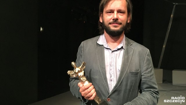 Spektakl Spójrz na mnie z Teatru Śląskiego im. Stanisława Wyspiańskiego w Katowicach podwójnym zwycięzca Kontrapunktu.