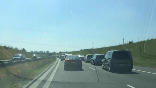 Od rana na drodze ekspresowej S3 kierowcy natrafiają na utrudnienia.