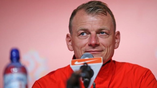 W poniedziałek poznamy nazwiska 23 piłkarzy, których trener piłkarskiej reprezentacji Polski Adam Nawałka zabierze na mistrzostwa świata. W niedzielę odbyła się gra kontrolna, w której zespół czerwonych pokonał białych 1:0 po golu Grzegorza Krychowiaka z rzutu karnego.