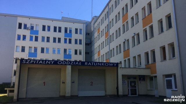 Kolejne osoby z Trzebiatowa po zażyciu dopalaczy trafiły do szpitala w Gryficach. Lekarze określają stan dwóch z nich jako zagrażający życiu.