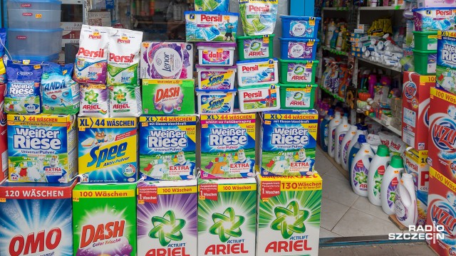 Kawa albo czekolada w tym samym opakowaniu, tego samego producenta, w Polsce i w Niemczech jest inna - skarżą się klienci, a Unia Europejska zaczyna prace nad wprowadzeniem nowego kontraktu z konsumentami. To przepisy, które wyrównają jakość produktów na zachodzie i wschodzie Europy.