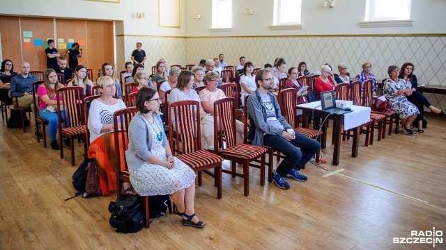 Kilkudziesięciu wolontariuszy z województwa zachodniopomorskiego wzięło udział w konferencji Pomorze pomoże: Wypróbuj wolontariat w hotelu Jachtowa w Szczecinie.