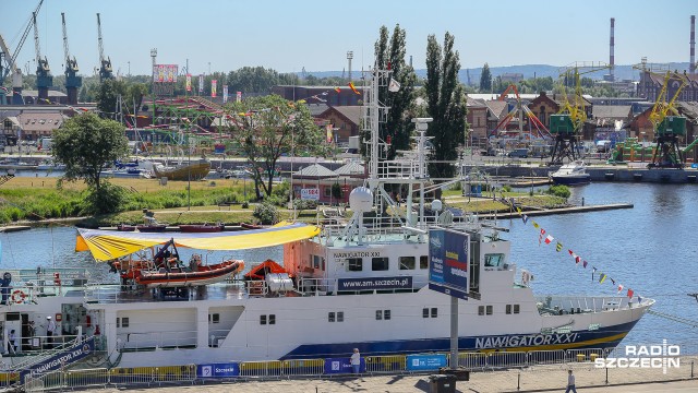 Festiwal rzeźb z piasku, koncerty na czterech scenach, ale przede wszystkim kilkadziesiąt jednostek pływających - to atrakcje rozpoczynających się w piątek Dni Morza w Szczecinie.