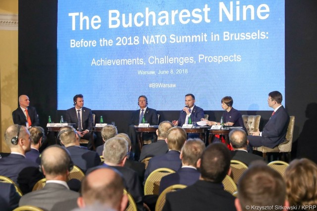 Ustalenia Bukaresztańskiej Dziewiątki przyspieszą proces decyzyjny w NATO - to stanowisko uczestników eksperckiej debaty prezydentów Polski, Rumunii i Estonii oraz szefa czeskiego parlamentu. Organizatorem spotkania, które odbyło się w piątek w Warszawie, był Polski Instytut Spraw Międzynarodowych.