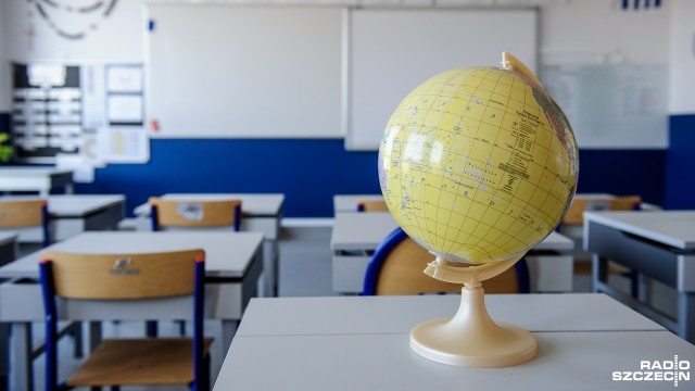 Ocena nauczycieli będzie nieprecyzyjna - to głos jednej ze stron. Według drugiej, dyrektorzy będą mieli więcej do powiedzenia. To argumenty po wprowadzeniu nowych przepisów, wedle których kierownictwo każdej szkoły wyznaczy kryteria oceny pedagogów.
