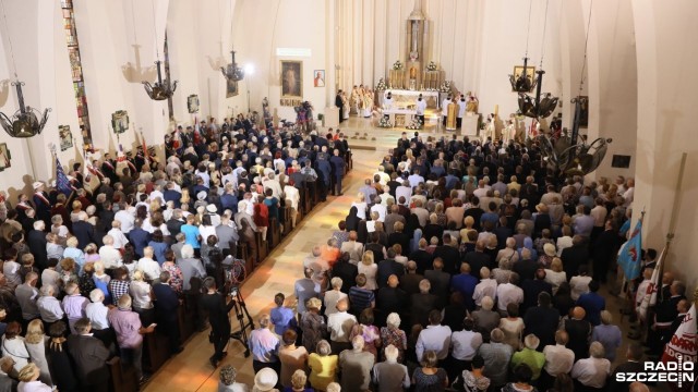 Trwają uroczystości związane z odsłonięciem w Szczecinie pomnika prezydenta Lecha Kaczyńskiego.