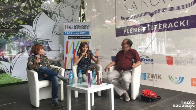 Stoiska z książkami, spotkania z autorami i atrakcje dla dzieci: na Jasnych Błoniach trwa 7. szczeciński Plener Literacki Odkryj książkę na nowo.