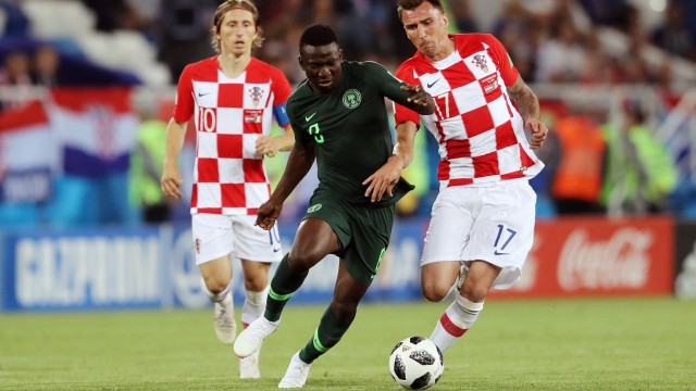 Chorwacja pokonała w Kaliningradzie Nigerię 2:0 (1:0) w meczu grupy D piłkarskich mistrzostw świata. Chorwaci wyszli na prowadzenie w 32. minucie po samobójczym golu Oghenekaro Etebo. W 72. minucie rzut karny wykorzystał Luka Modrić i ustalił wynik spotkania.