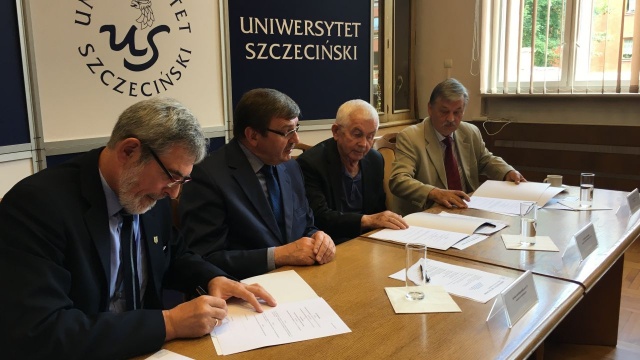 Już w czwartek Chór Uniwersytetu Szczecińskiego zainauguruje trasę koncertową II Letniego Koncertu Uniwersyteckiego. Najpierw artyści wystąpią w Szczecinie w kolejnych dniach w Kamieniu Pomorskim, Morzyczynie i Wolinie.