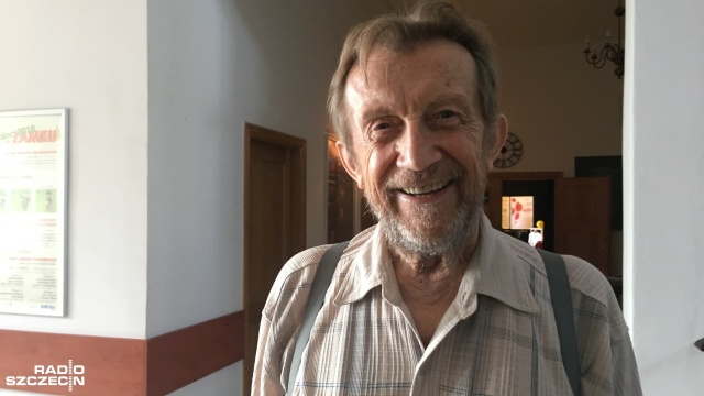 Aktor filmowy i teatralny Edward Linde-Lubaszenko weźmie udział w Szczecińskim Salonie Poezji. Spotkanie odbędzie się w czwartek na małym dziedzińcu Zamku Książąt Pomorskich w Szczecinie.