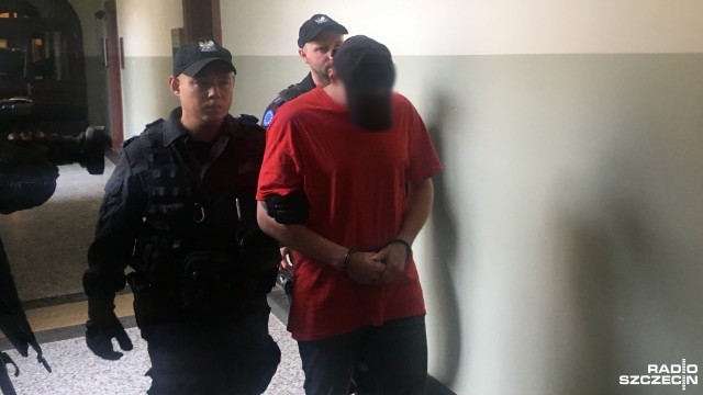 Porywacze 12-letniej dziewczynki z Golczewa trafią do więzienia - tak zdecydował w piątek Sąd Okręgowy w Szczecinie. Ryszard D. i Elżbieta B., którzy w marcu ubiegłego roku uprowadzili Amelię, usłyszeli wyroki 15 i 7 lat pozbawienia wolności.