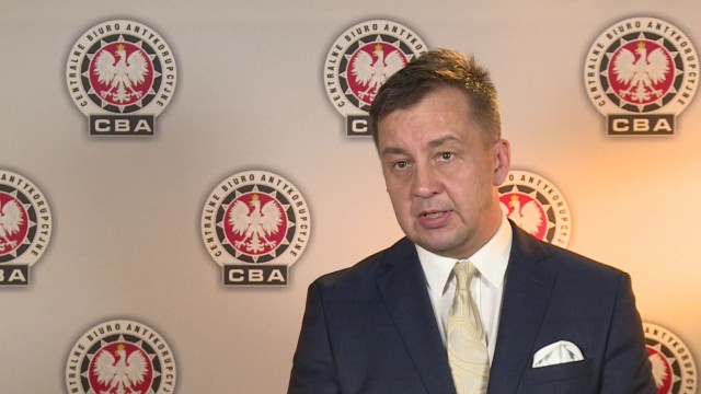 Centralne Biuro Antykorupcyjne zatrzymało dwie osoby związane ze sprawą spółki GetBack. Pierwsza z nich jest jednym z dyrektorów we wspomnianej firmie windykacyjnej, a druga to prezes Polskiego Domu Maklerskiego - spółki, która oferowała obligacje korporacyjne GetBack.