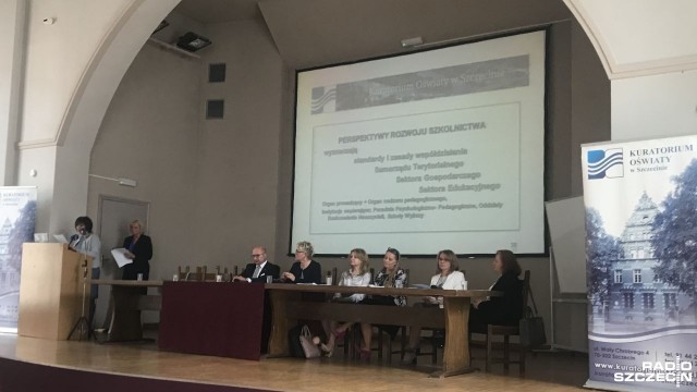 Coraz gorsze wyniki uczniów szkół podstawowych oraz ponadpodstawowych w regionie - tak wynika ze wstępnej analizy, jaką przeprowadziło Zachodniopomorskie Kuratorium Oświaty po pierwszym roku działania Rady Edukacyjnej.
