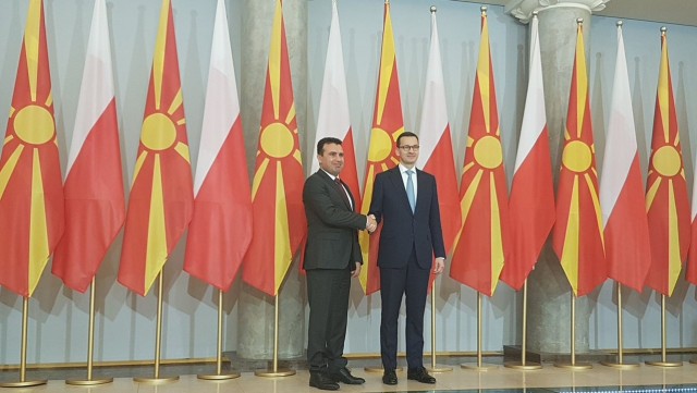 Polska popiera Macedonię w staraniach o członkostwo w NATO i Unii Europejskiej. Mówił o tym w czwartek premier Mateusz Morawiecki, który przyjmuje w Warszawie macedońskiego premiera Zorana Zajewa.