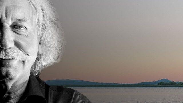 Cykl koncertów w Jacht Klubie AZS to wyjątkowe połączenie muzyki i żeglarstwa - dwóch największych pasji Jana Waraczewskiego, skrzypka i wieloletniego koncertmistrza Orkiestry Symfonicznej Filharmonii w Szczecinie.