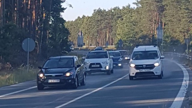 Uwaga kierowcy. Remontowanym odcinkiem autostrady A6, w kierunku Goleniowa, pojedziemy teraz spokojniej niż dotychczas.