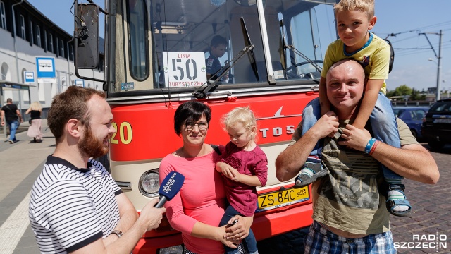 Po ponad dekadzie, znów można przejechać się autobusem obsługującym linie turystyczne o numerach 50 i 100. Pasażerowie, podróżując Autosanem zobaczyć mogą np. Wały Chrobrego, Jasne Błonia i Stocznię Szczecińską.