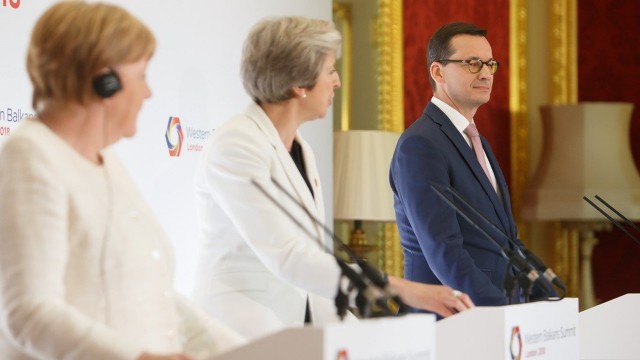 Zewnętrzna granica Unii Europejskiej powinna być stabilna i mocno chroniona - powiedział we wtorek w Londynie premier Mateusz Morawiecki.