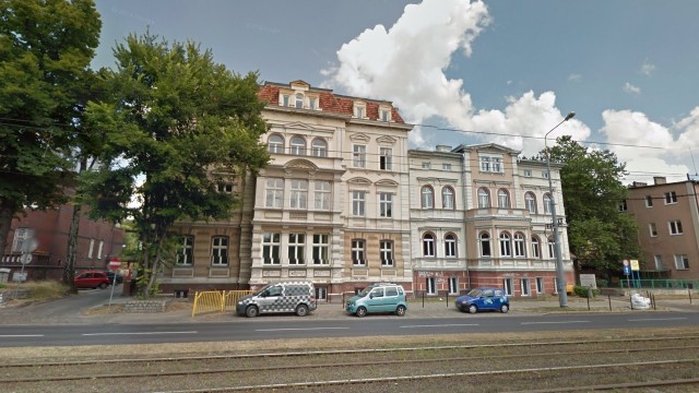 Tym razem pod młotek idzie nieruchomość Uniwersytetu Szczecińskiego przy alei Wojska Polskiego 107-109. Zajęcia mieli tu między innymi studenci wydziału filologicznego. Uczelnia ogłosiła przetarg ustny.