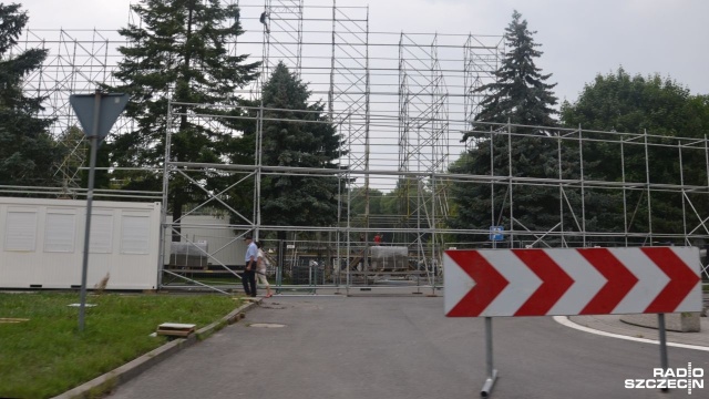 Największy darmowy miejski parking przy ulicy Fredry w Kołobrzegu został zamknięty. Znajduje się on zaledwie 300 metrów od morza.