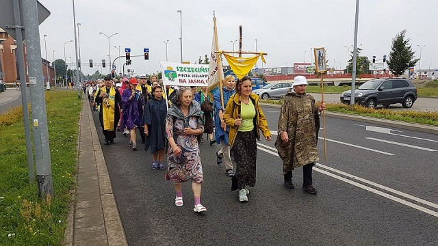 Niektórzy wędrują już od środy znad morza, ale największa grupa wyjdzie ze Szczecina, ze Słonecznego. 34. Szczecińska Piesza Pielgrzymka na Jasną Górę trwa, ale w niedzielę jej ważny akcent.