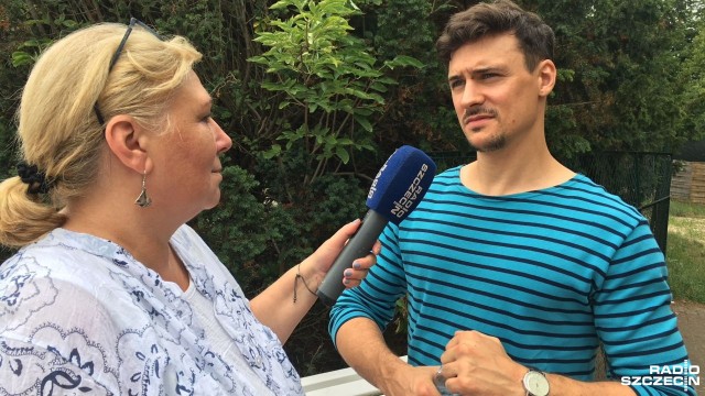 Grechuta Festival rozkręca się na dobre, choć to dopiero drugi dzień imprezy. W poniedziałek od rana w muszli koncertowej w Świnoujściu Mateusz Damięcki interpretował bajki znanych poetów. Przed nami otwarcie drugiej z towarzyszących festiwalowi wystawy: Ciało sztuki. To ekspozycja prac Jacka Sroki organizatorzy zapraszają na godzinę 18 do Galerii Sztuki Współczesnej - Miejsce Sztuki 44.