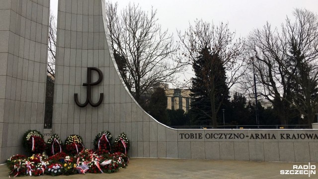 Po co było Powstanie Warszawskie i czy można było je wygrać O tym mówił Prezes Zarządu Głównego Światowego Związku Żołnierzy Armii Krajowej podczas uroczystości przy pomniku Polskiego Państwa Podziemnego i Armii Krajowej.