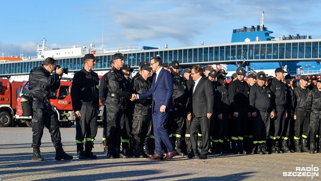 Polscy strażacy, którzy przez dwa tygodnie pomagali gasić pożary w środkowej Szwecji, powrócili do Polski. Prom po godzinie 5.00 przypłynął do Świnoujścia.