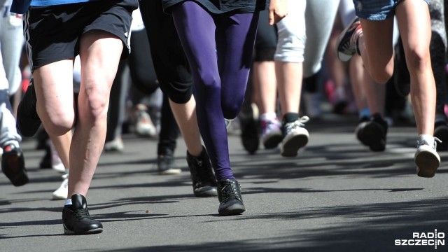 Przy tak wysokich temperaturach jak teraz, lepiej odpuścić sobie niektóre aktywności, a przynajmniej się nie forsować - radził w audycji Wszystko na gorąco w Radiu Szczecin fizjoterapeuta i trener personalny.