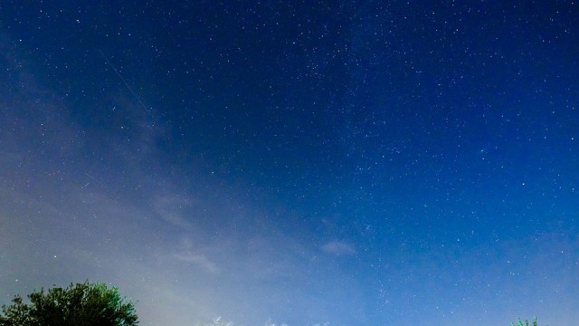 W sobotę w nocy na niebie będzie można podziwiać rój Perseidów. NASA uważa, że w tym roku będzie można ich zobaczyć dwa razy więcej, niż w ubiegłych latach.