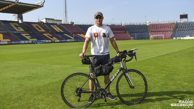 Robert Ćwikliński z Opola przemierza rowerem 5000 kilometrów aby zebrać pieniądze na remont domu dziecka.