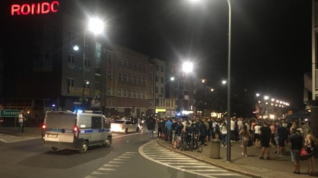 Jeden z mieszkańców zarejestrował nocny wypadek w centrum Stargardu. Film jest w internecie.