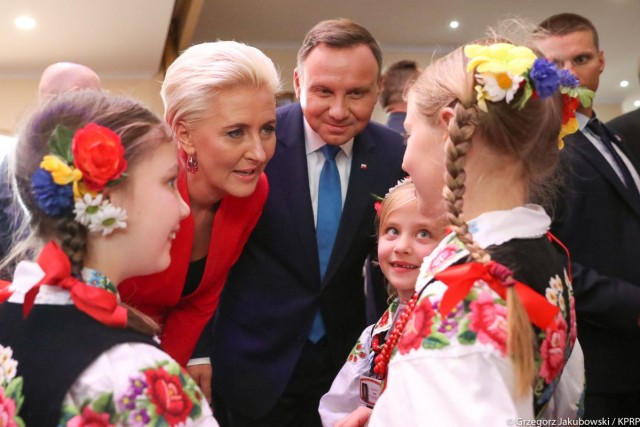 Bezpieczeństwo, obronność i energia - to główne tematy rozmów prezydenta Andrzeja Dudy w stolicy Australii.