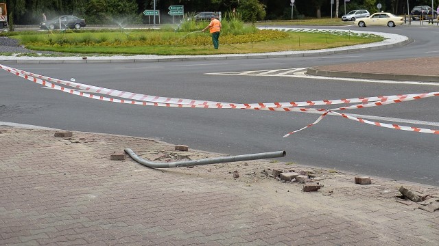 Są zarzuty dla osiemnastoletniego kierowcy, który wjechał w ludzi w Stargardzie. Rannych zostało 6 osób. Prokurator uważa, że nastolatek sprowadził bezpośrednie niebezpieczeństwo katastrofy w ruchu lądowym. Grozi za to 8 lat za kratami.
