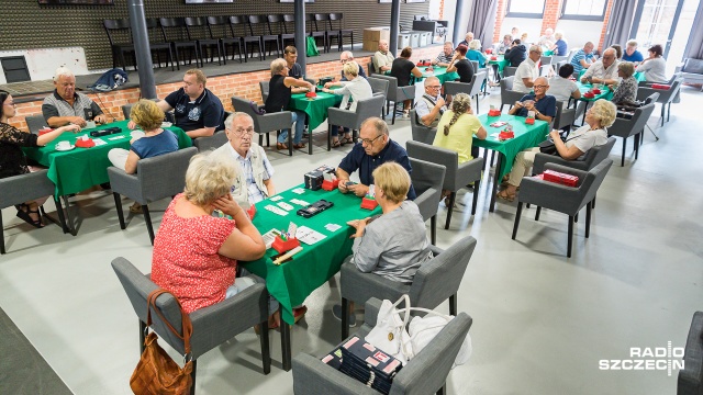 Ponad 50 uczestników bierze udział w Nieoficjalnych Mistrzostwach Pomorza Zachodniego Brydża Sportowego Par Mixtowych.