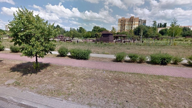 W Międzyosiedlowym Parku przy ulicy Kutrzeby w Szczecinie wymienione zostały ławki, naprawiono paleniska, pojawiły się też nowe stoliki. To jednak nie koniec zmian.