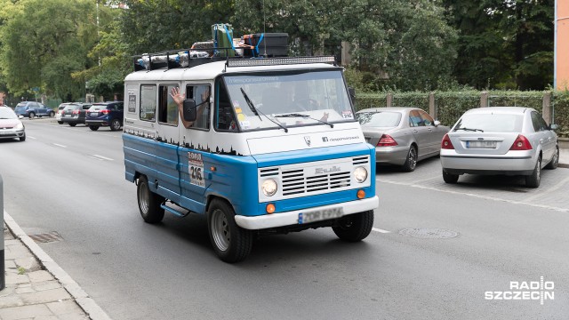 Trzy tysiące kilometrów Żukiem - tyle przejadą dwaj przyjaciele ze Szczecina, w trakcie wrześniowego rajdu 039039Złombol039039. Charytatywna wyprawa w tym roku wiedzie z Katowic na grecki półwysep Chalcydycki.