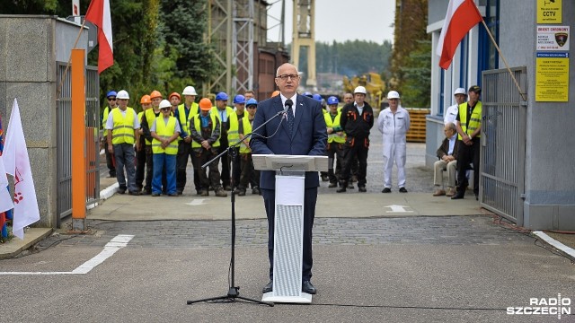 Sygnał stoczniowej syreny rozpoczął uroczystości 38. rocznicy podpisania Porozumień Sierpniowych w 1980 roku w Szczecinie.