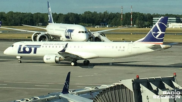 Polskie Linie Lotnicze chcą rozbudowywać swoją flotę i szukają nowych samolotów. Przed południem przedstawiciele linii testowali nową wersję samolotu Embraer 190.