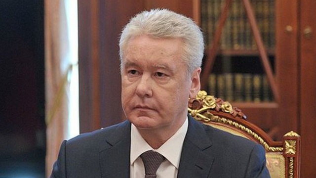 Siergiej Sobianin ponownie będzie merem Moskwy. Według nieoficjalnych, cząstkowych wyników polityk rządzącej partii Jedna Rosja wygrał niedzielne wybory w pierwszej turze. Rosjanie wybierali przedstawicieli lokalnych władz w 80 regionach Federacji Rosyjskiej.