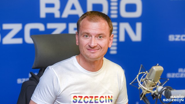 Prezydent oddalił się od mieszkańców, formuła rządów po 12 latach wyczerpała się, a Piotr Krzystek żyje w kokonie otoczony pochlebcami w urzędzie - mówił w Rozmowach pod krawatem poseł Platformy Obywatelskiej Sławomir Nitras. Dlatego, jak tłumaczył na naszej antenie, czas na zmianę i stąd jego decyzja o kandydowaniu na prezydenta Szczecina.
