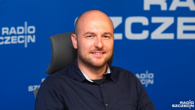 Nie straciłem energii ani wiary, że Szczeciński Ruch Miejski ma sens - deklarował kandydat tego komitetu na prezydenta Szczecina. Piotr Czypicki mówił w Rozmowach pod krawatem, że robi co może, aby zaktywizować społeczeństwo w mieście, ale po 12 latach prezydentury Piotra Krzystka jest trudno.