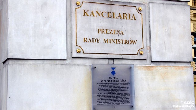 2250 złotych brutto - tyle od 1 stycznia przyszłego roku będzie wynosić płaca minimalna - zdecydował rząd. To oznacza wzrost o 150 zł, wcześniejsze propozycje oscylowały w granicach 120 złotych.
