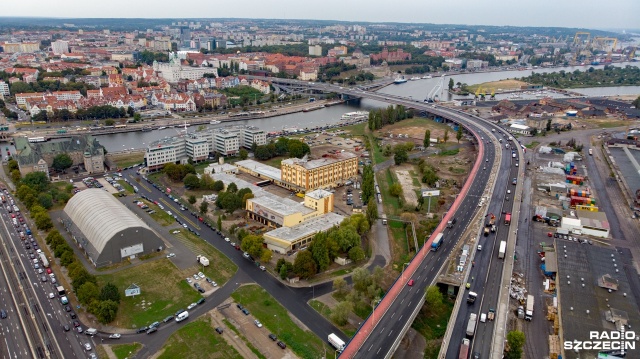 Kończą się utrudnienia związane z remontem Trasy Zamkowej. Na odcinku ponad dwóch kilometrów prace objęły m.in. elementy wyposażenia obiektu, przebudowę oświetlenia, remont kanalizacji deszczowej i naprawę powierzchni betonowych i stalowych.